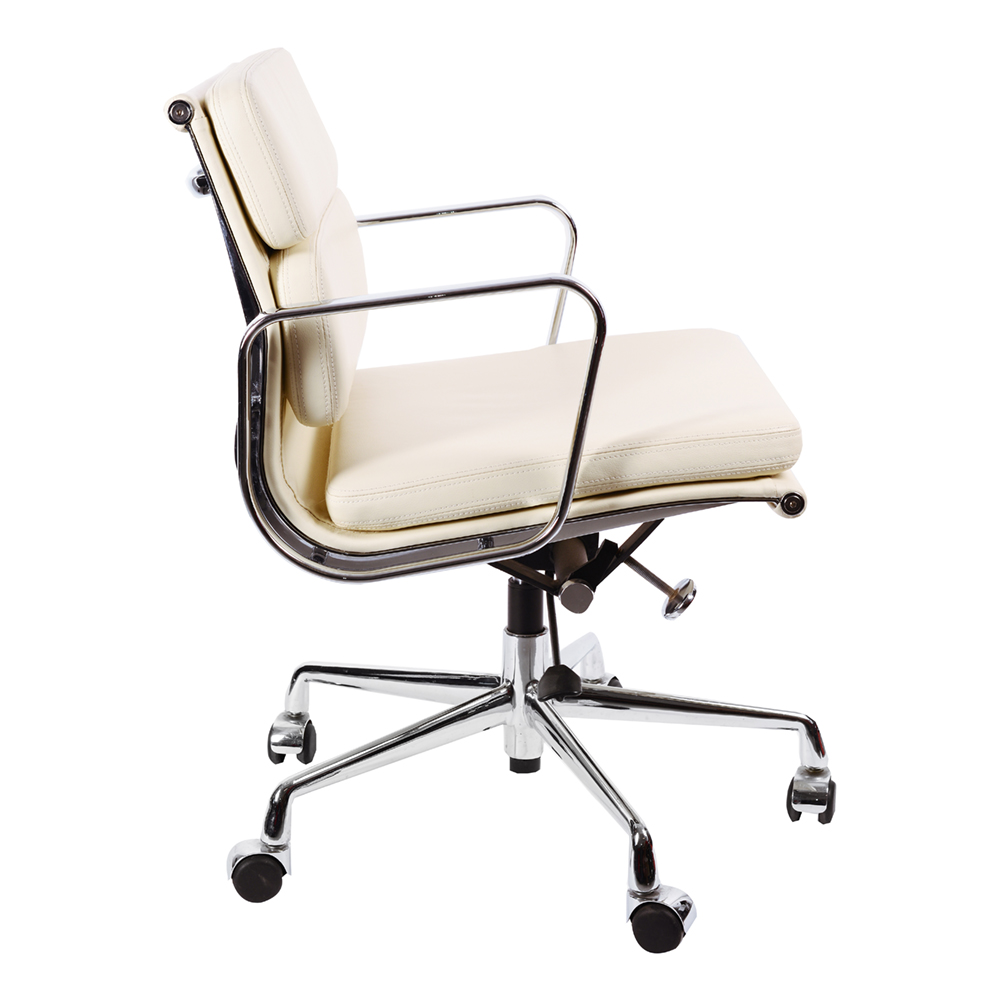 Эргономичное кресло Eames Soft Pad Office Chair EA 217, кремовая кожа